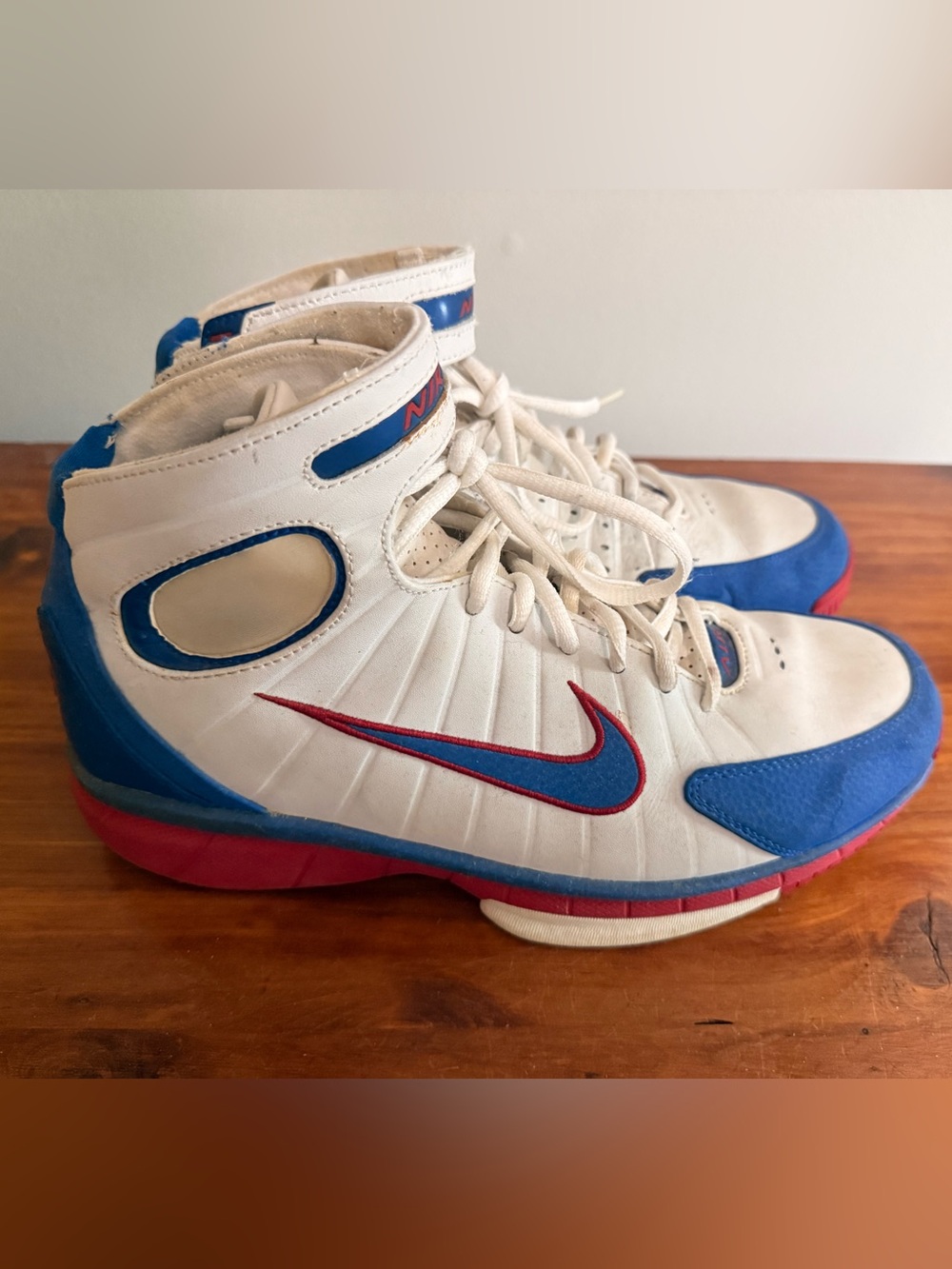 Vintage 2005 Nike Air Total Package Basketball Shoes Men’s 9.5 White Blue Red